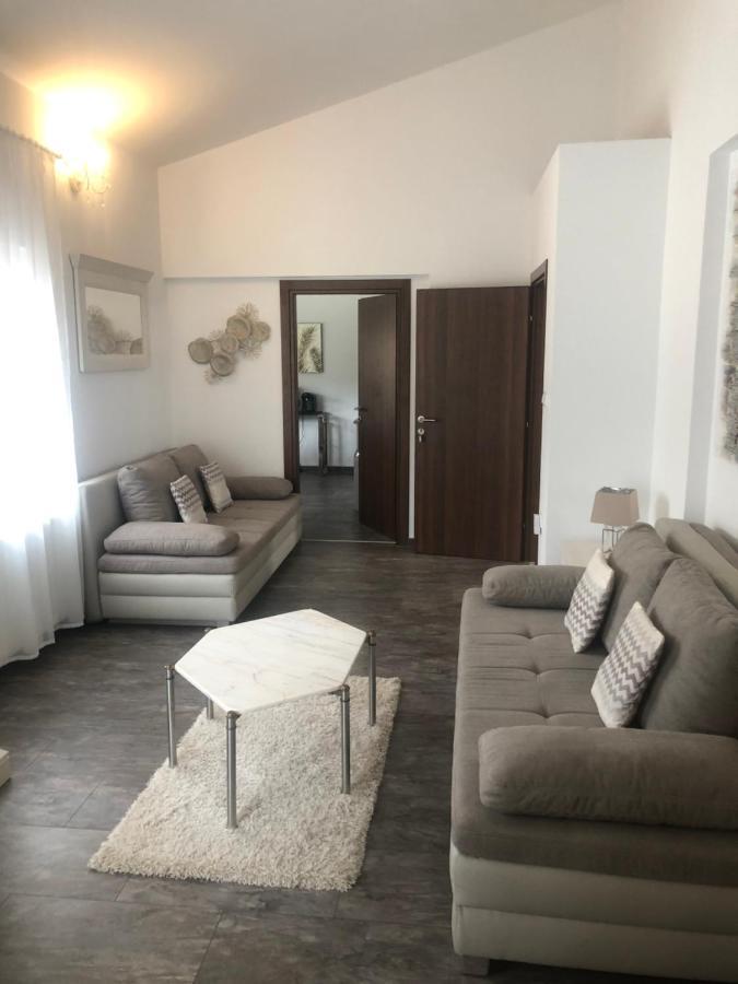 Grey Pearl With Free Ev Ch-Station Apartment Valbandon Ngoại thất bức ảnh