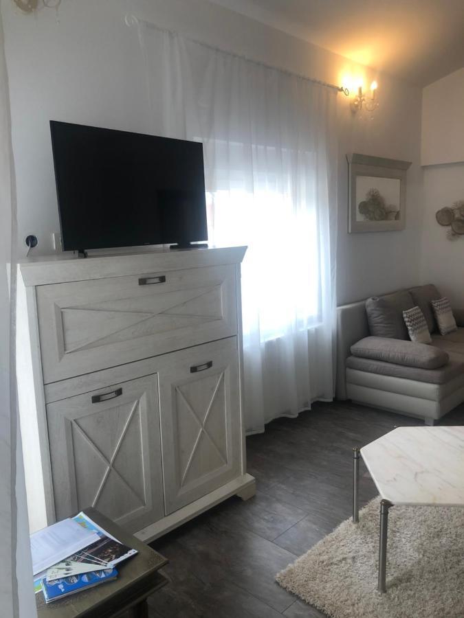 Grey Pearl With Free Ev Ch-Station Apartment Valbandon Ngoại thất bức ảnh