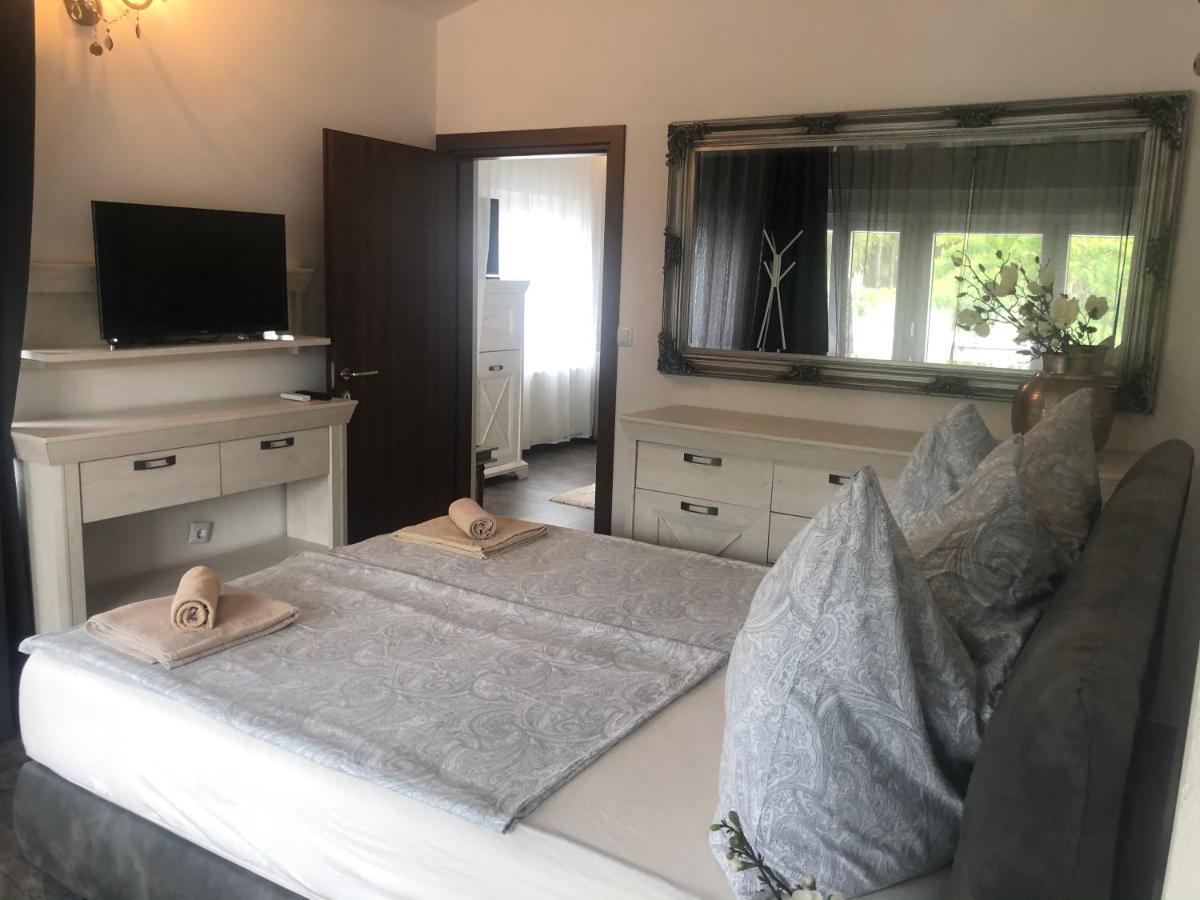 Grey Pearl With Free Ev Ch-Station Apartment Valbandon Ngoại thất bức ảnh