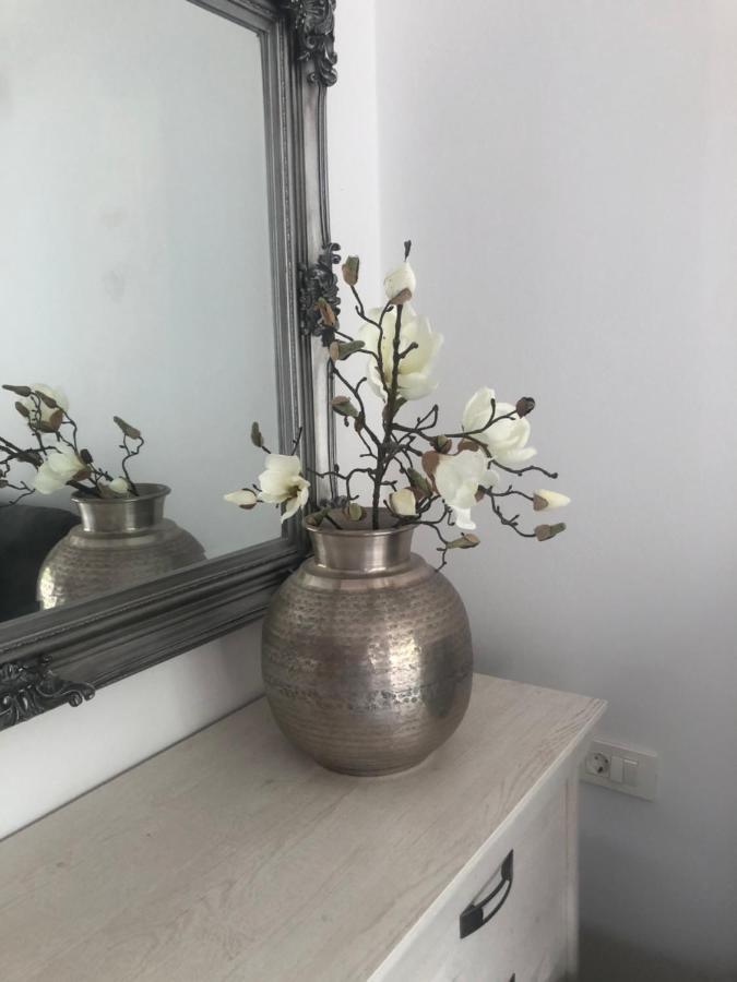 Grey Pearl With Free Ev Ch-Station Apartment Valbandon Ngoại thất bức ảnh
