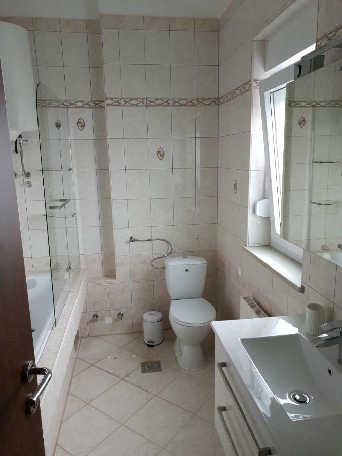 Grey Pearl With Free Ev Ch-Station Apartment Valbandon Ngoại thất bức ảnh
