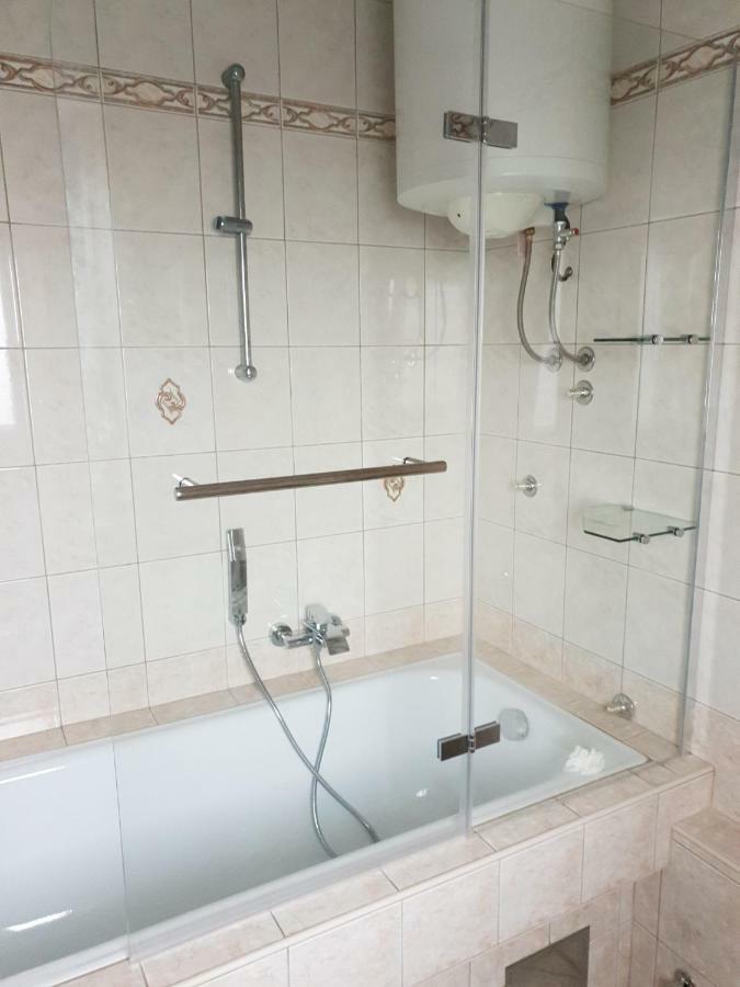Grey Pearl With Free Ev Ch-Station Apartment Valbandon Ngoại thất bức ảnh